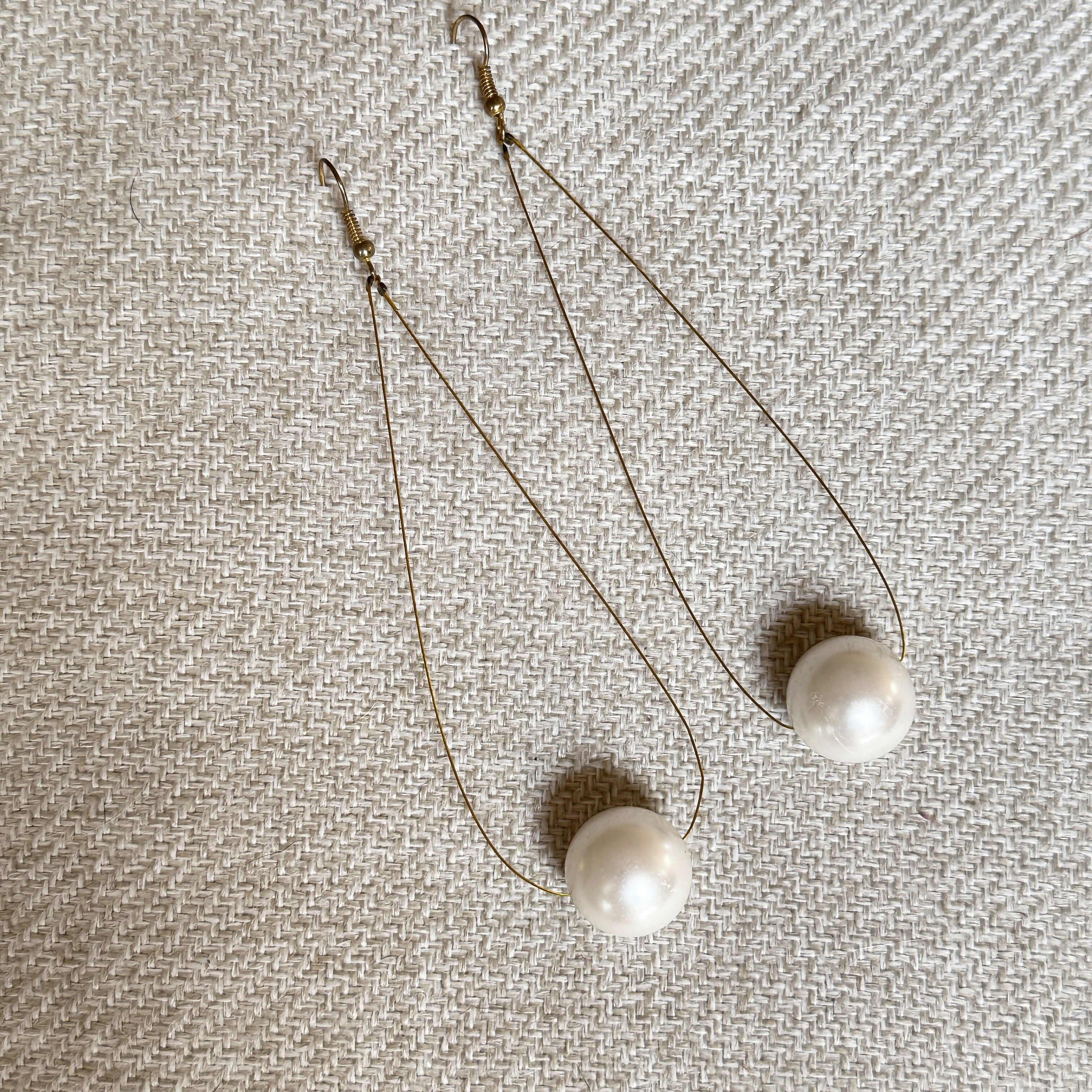 The ALL WHITE collection: The right pair of earrings!