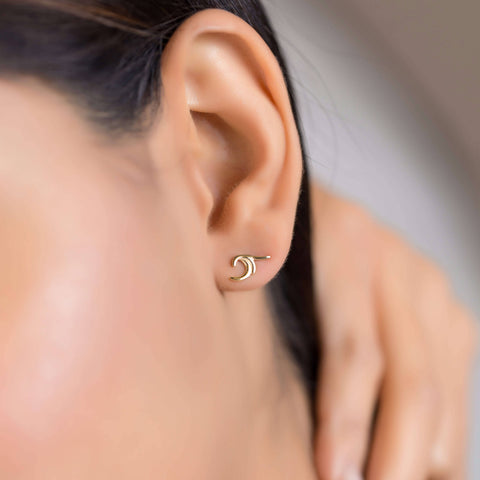 18K Gold Minimalistic Wave Earrings - Garo Boyadjian