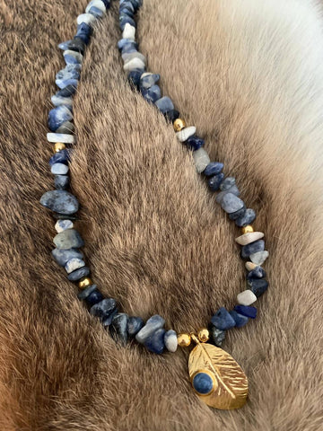 Mix blue sodalite stones necklace with blue leaf