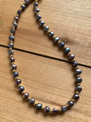 Grey freshwater pearl choker